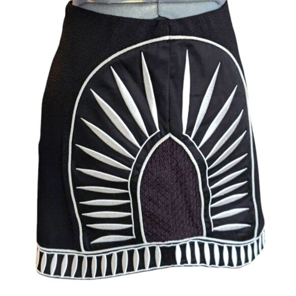 Blessed Are The Meek‎ Black And White Embroidered Skirt Women's Size 3 - Picture 1 of 7